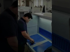 ワークショップのダウンドラフトテーブル